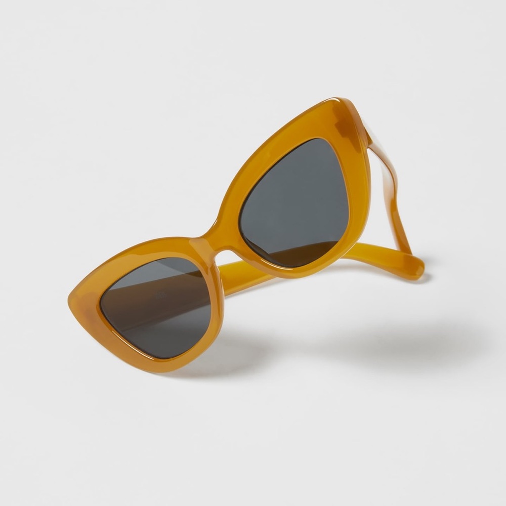 ✨SALE✨ ZARA TRANSPARENT CAT EYE SUNGLASSES ✨SALE✨